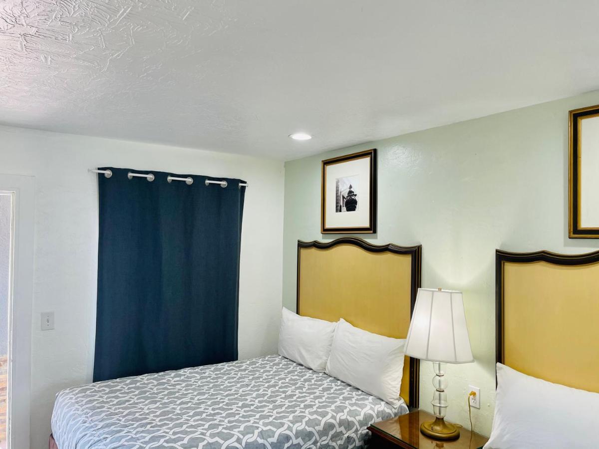 Siesta Inn Sarasota - Indian Beach Екстериор снимка